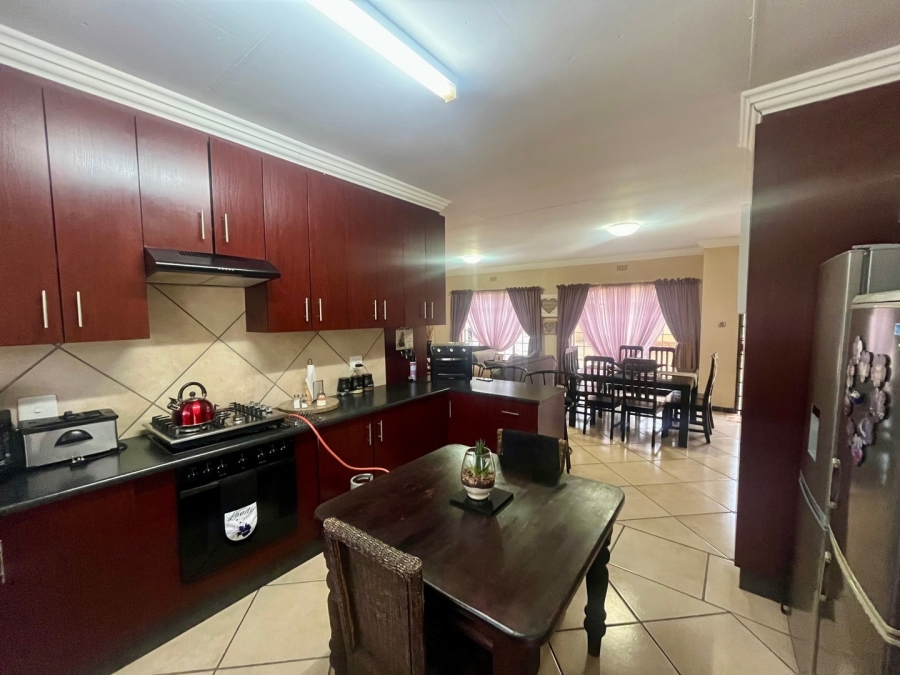 3 Bedroom Property for Sale in Flamwood North West